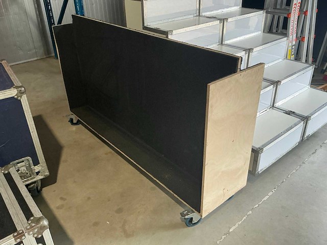Evenementen onderdelen o.a flightcases en stage onderdelen - afbeelding 4 van  10