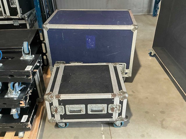 Evenementen onderdelen o.a flightcases en stage onderdelen - afbeelding 5 van  10