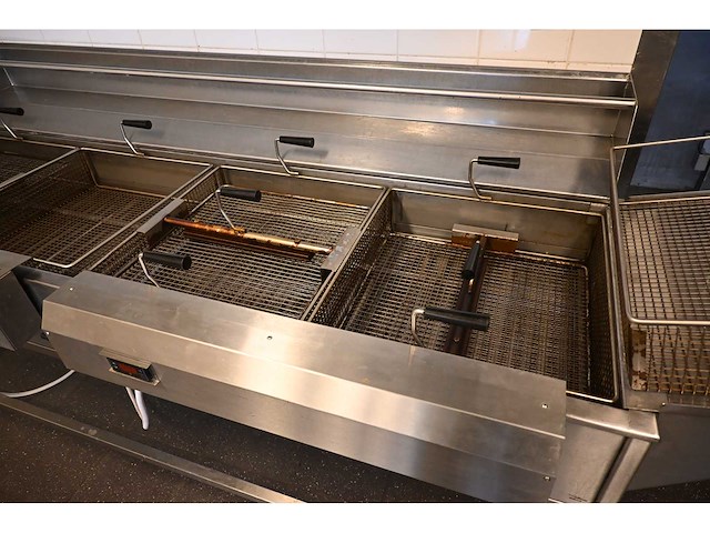 Everbake 4-delig rvs oliebollen friteuse - afbeelding 7 van  10