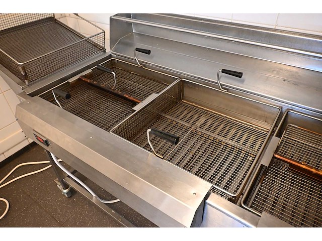 Everbake 4-delig rvs oliebollen friteuse - afbeelding 8 van  10