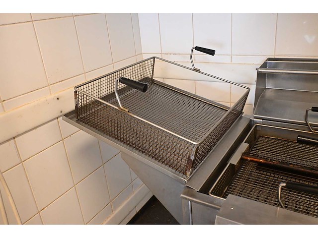 Everbake 4-delig rvs oliebollen friteuse - afbeelding 9 van  10