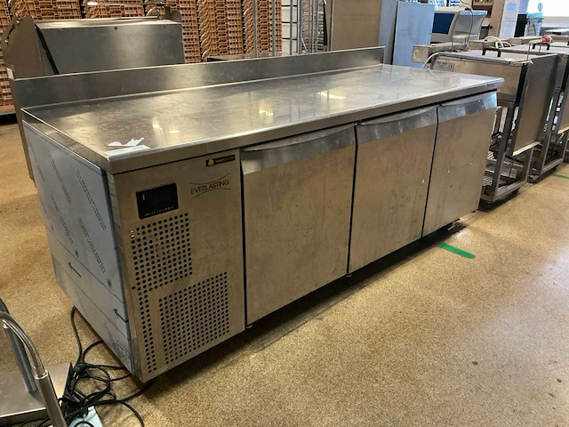 Everlasting pastry a koelwerkbank - afbeelding 1 van  9