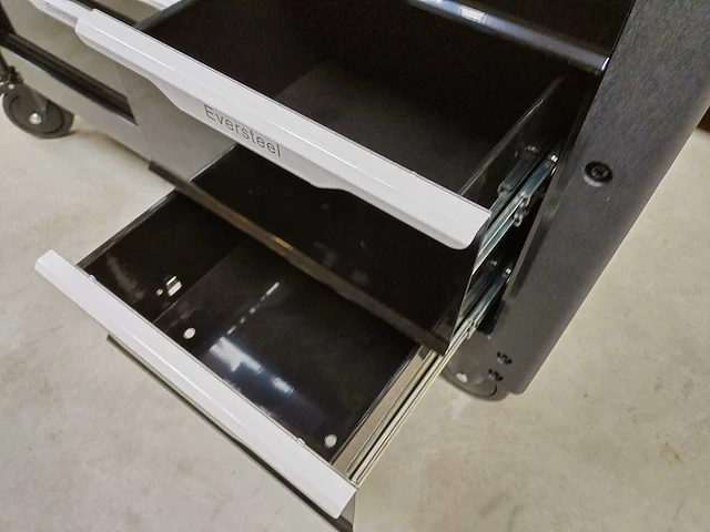 Eversteel - 12/10 - gereedschapswagen - afbeelding 9 van  24