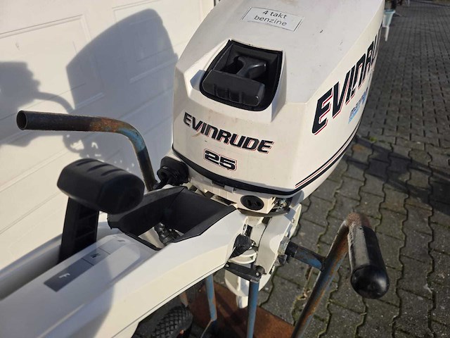 Evinrude - e-tec - 25 pk - buitenboordmotor - afbeelding 3 van  7