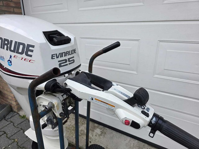 Evinrude - e-tec - 25 pk - buitenboordmotor - afbeelding 4 van  14