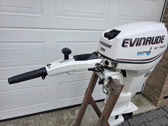 Evinrude - e-tec - 25 pk - buitenboordmotor - afbeelding 3 van  12