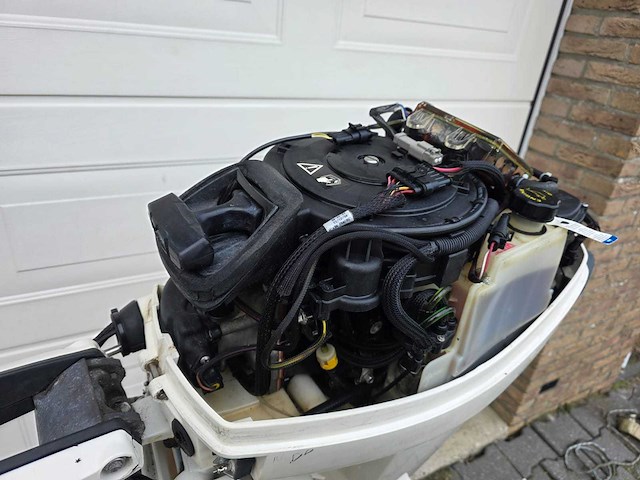 Evinrude - e-tec - 25 pk - buitenboordmotor - afbeelding 8 van  12