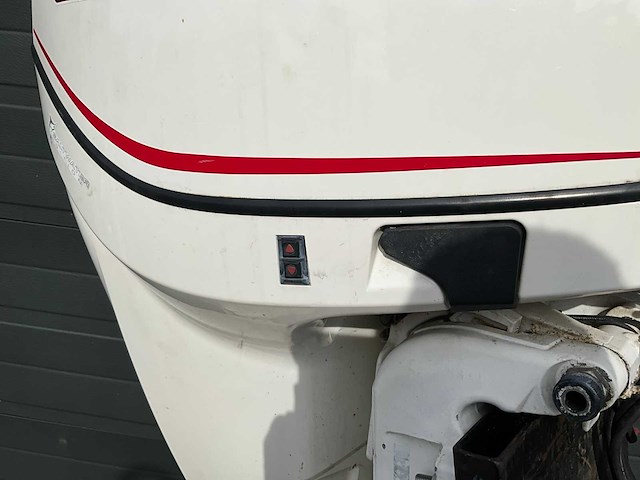 Evinrude - xl-staart e-tec - 150 pk - 2-takt - buitenboordmotor - afbeelding 2 van  22