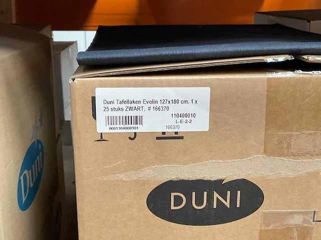 Evolin black doos á 25 stuks duni tafellakens (3x) - afbeelding 3 van  3