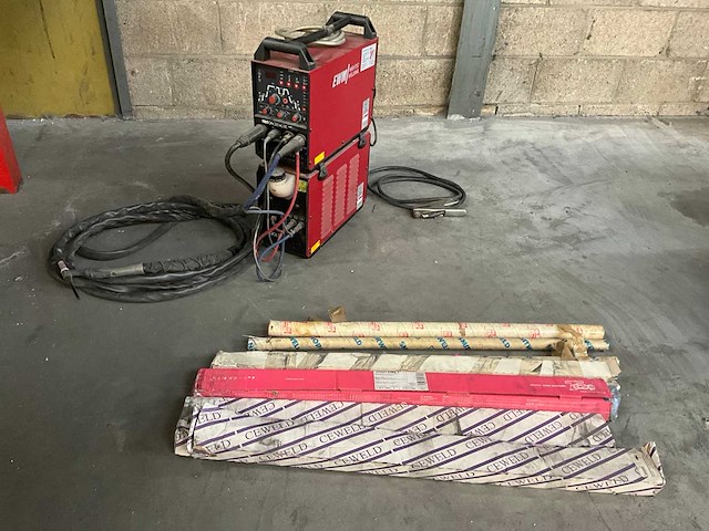 Ewm triton 220ac tig lasapparaat v.v. cool25 u31 koelmodule en voorraad laselektrode - afbeelding 1 van  12