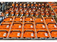 Ex-rental materiaal, tuin- en parkmachines, voertuigen, bouwmachines en gereedschappen
