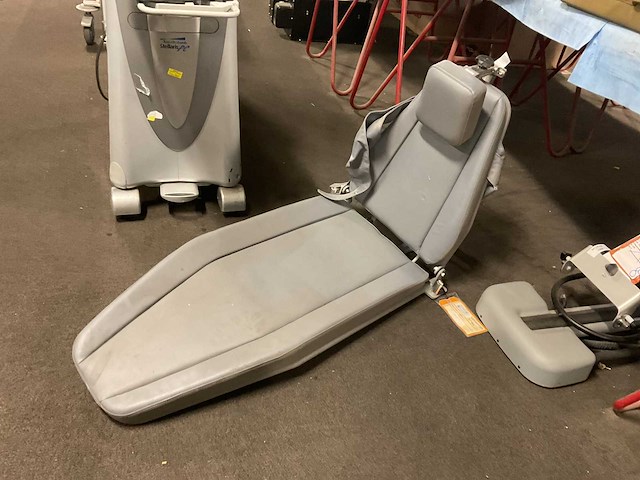 Examination chair - afbeelding 1 van  3