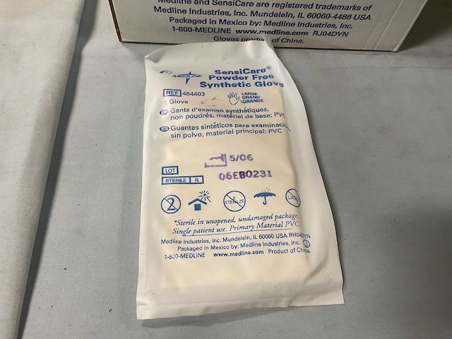 Examination gloves (400x) - afbeelding 2 van  4