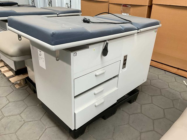 Examination table - afbeelding 1 van  7