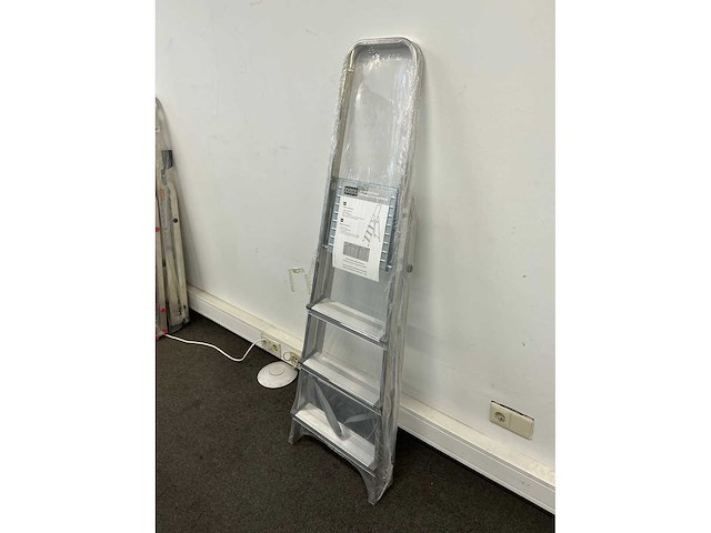 Excelsior aluminium huishoudtrap 4 treeds - afbeelding 2 van  4