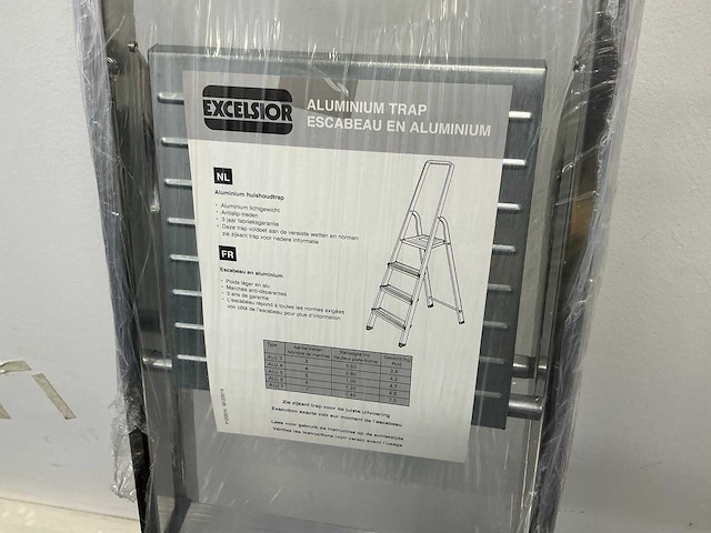 Excelsior aluminium huishoudtrap 4 treeds - afbeelding 3 van  4