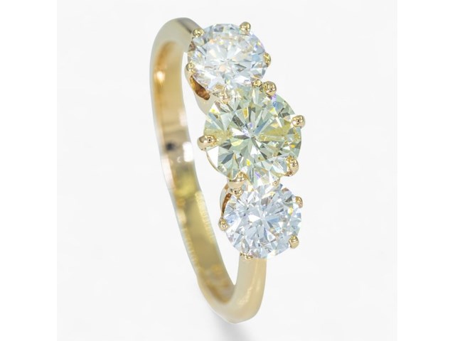 Exclusieve 14k geelgouden ring | natuurlijke diamanten | 1.80ct | (f–g, si1–vs2) | ( hrd gecertificeerd ), 3-stenen ring, 2025 - afbeelding 1 van  8