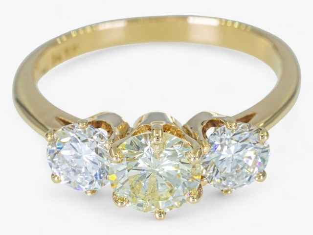 Exclusieve 14k geelgouden ring | natuurlijke diamanten | 1.80ct | (f–g, si1–vs2) | ( hrd gecertificeerd ), 3-stenen ring, 2025 - afbeelding 3 van  8
