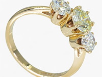 Exclusieve 14k geelgouden ring | natuurlijke diamanten | 1.80ct | (f–g, si1–vs2) | ( hrd gecertificeerd ), 3-stenen ring, 2025 - afbeelding 5 van  8