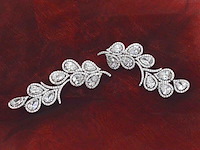 Exclusieve handgemaakte oorsieraden bezet met diamanten - afbeelding 3 van  8