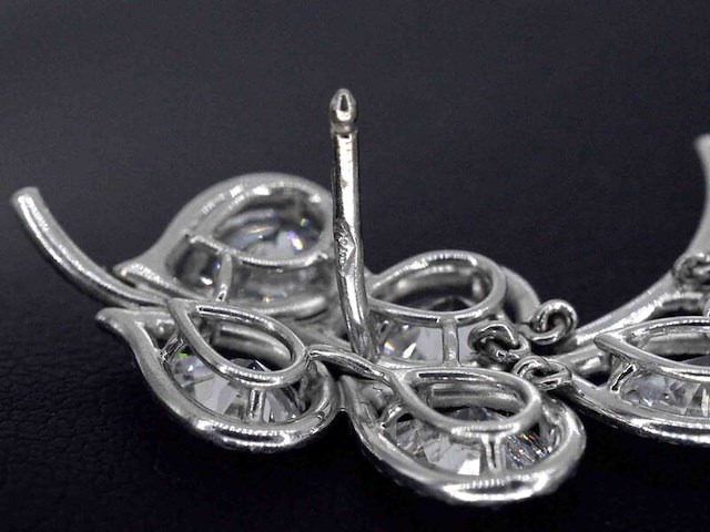 Exclusieve handgemaakte oorsieraden bezet met diamanten - afbeelding 8 van  8