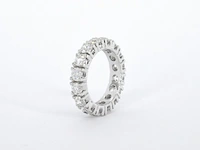 Exclusieve witgouden alliance ring met diamanten - afbeelding 8 van  10