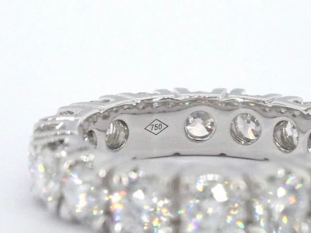 Exclusieve witgouden alliance ring met diamanten - afbeelding 9 van  10