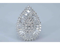 Exclusieve witgouden druppelvormige entourage ring met diamanten - afbeelding 1 van  10