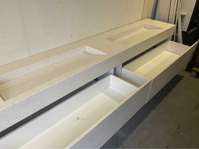 Exclusieve xxl design badmeubel blad en fronten van quartz composiet 280cm - afbeelding 3 van  16