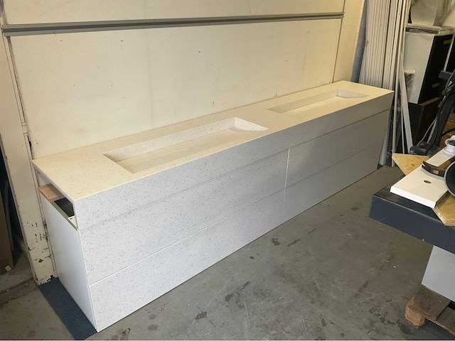 Exclusieve xxl design badmeubel blad en fronten van quartz composiet 280cm - afbeelding 8 van  16