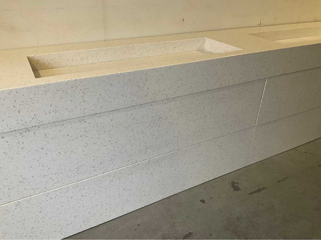 Exclusieve xxl design badmeubel blad en fronten van quartz composiet 280cm - afbeelding 10 van  16