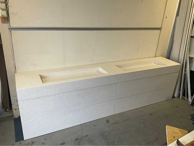 Exclusieve xxl design badmeubel blad en fronten van quartz composiet 280cm - afbeelding 13 van  16