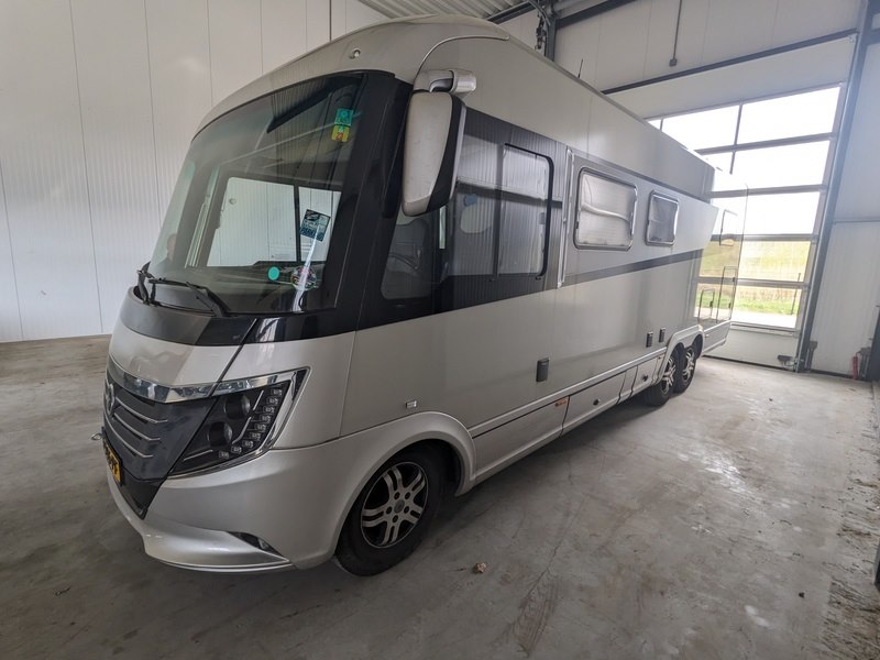 Executieveiling: voertuigen, camper en circuitauto's