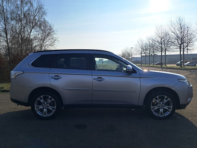 (executievoertuig) personenauto, mitsubishi, outlander, 2.0 intense+, 2014 - afbeelding 49 van  52