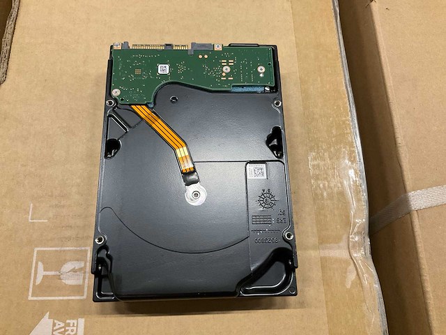 Exos x18 harde schijven 18tb (10x) - afbeelding 2 van  4