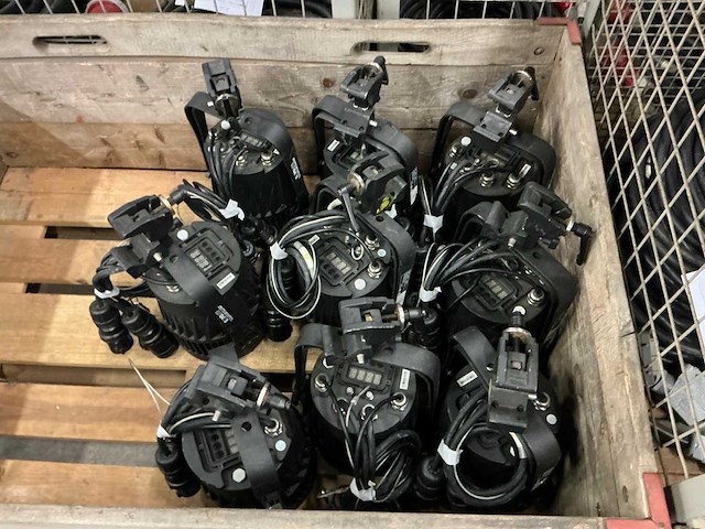 Expolite tourled 28 zoom 7x15w rgbw wash light (10x) - afbeelding 6 van  6