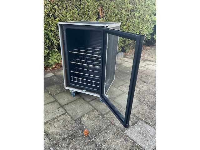 Exquisit glasdeurkoeling in flightcase - afbeelding 4 van  9