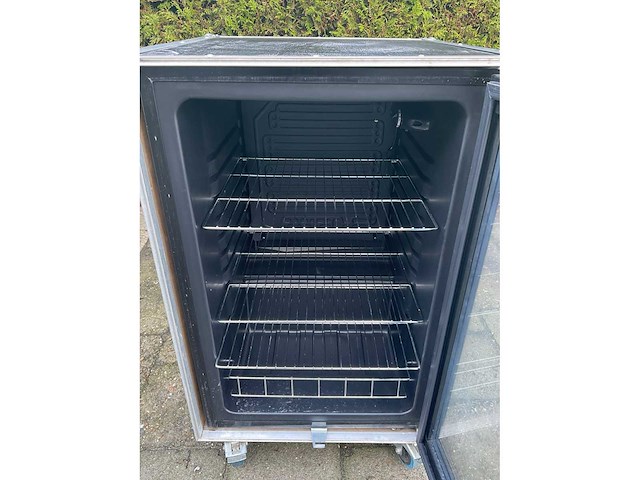 Exquisit glasdeurkoeling in flightcase - afbeelding 6 van  10