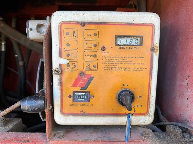 Extec robotrac 7000 - screen - 1997 - afbeelding 14 van  15