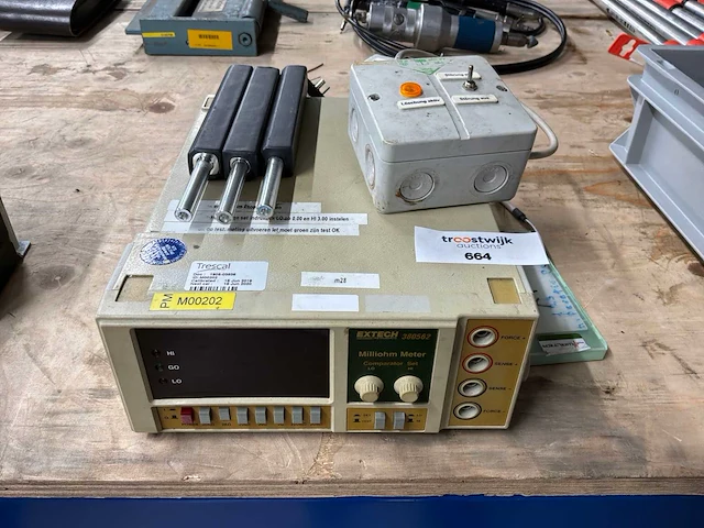 Extech 380562 milliohmmeter - afbeelding 1 van  3