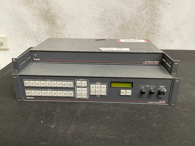 Extron iss 506 / da rgb/yuv switcher met versterker - afbeelding 1 van  6