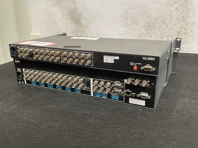 Extron iss 506 / da rgb/yuv switcher met versterker - afbeelding 6 van  6