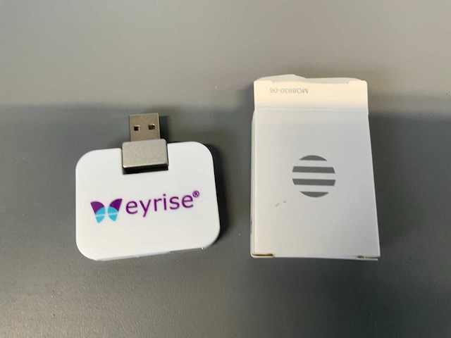 Eyrise 4-delige usb-poorthouder (55x) - afbeelding 2 van  4