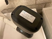 Ezmd medisch elektrisch hulpmiddel | aan- en uittrekhulp - steunkous - afbeelding 3 van  11