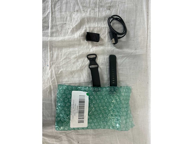 Ezviz robotstofzuiger | inventum melkopschuimer | tristar blender | fitbit charge 7 - afbeelding 3 van  4