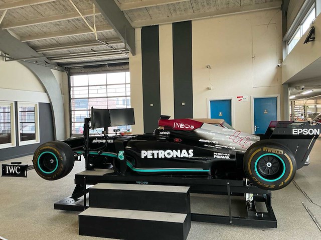 F1 race simulator - afbeelding 12 van  37