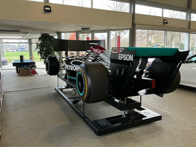 F1 race simulator - afbeelding 32 van  37