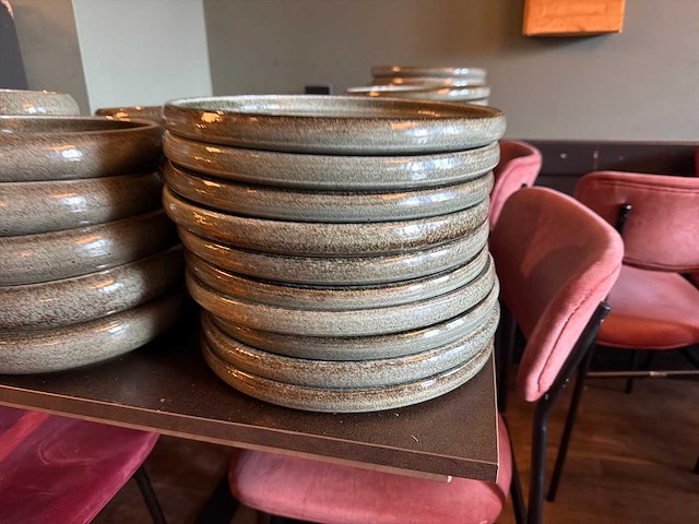 F•2•d partij borden/kommetjes (63x) - afbeelding 2 van  4