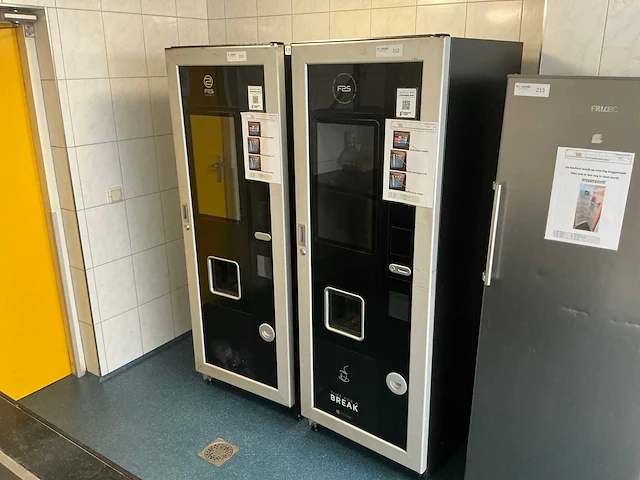 F2s winning t 21,5” e8 koffiemachine - afbeelding 1 van  10