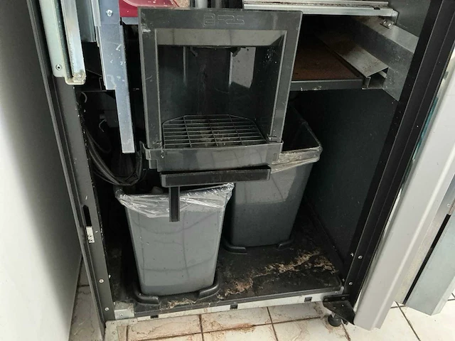 F2s winning t 21,5” e8 koffiemachine - afbeelding 7 van  8